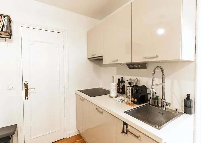 Le Nid De La Tour - Centre Apartment *